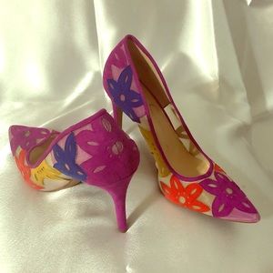 Jessica Simpson pump